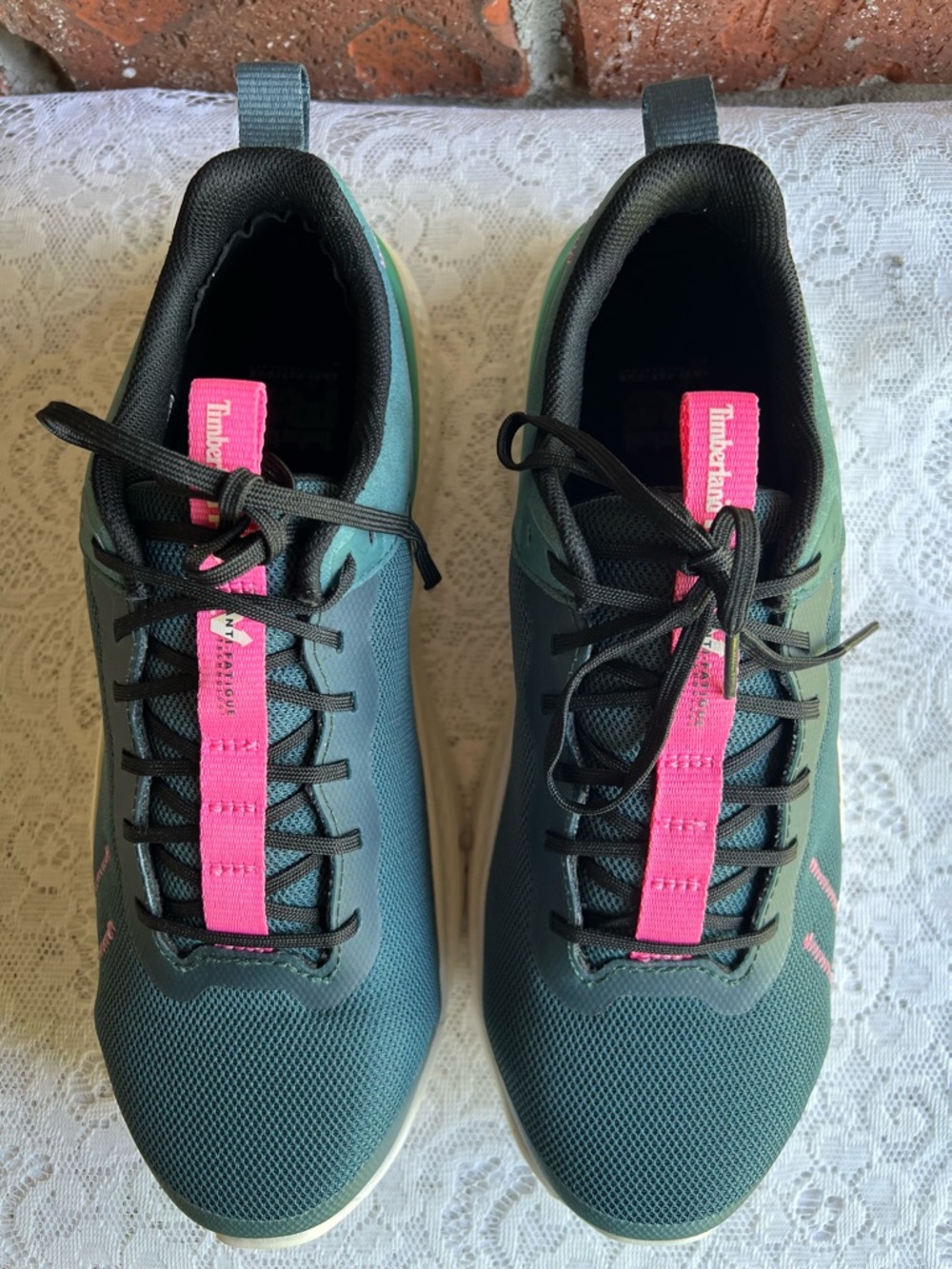 Timberland Women's Composite Toe Teal & Pink Work Sneaker - Size 9.5 - Picture 4 of 7